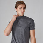 👕 Camiseta Ajustada de Cuello Alto para Hombre – Estilo Moderno y Confortable para Todos los Días ✨🔥